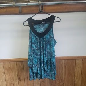 Black and teal sleevles top